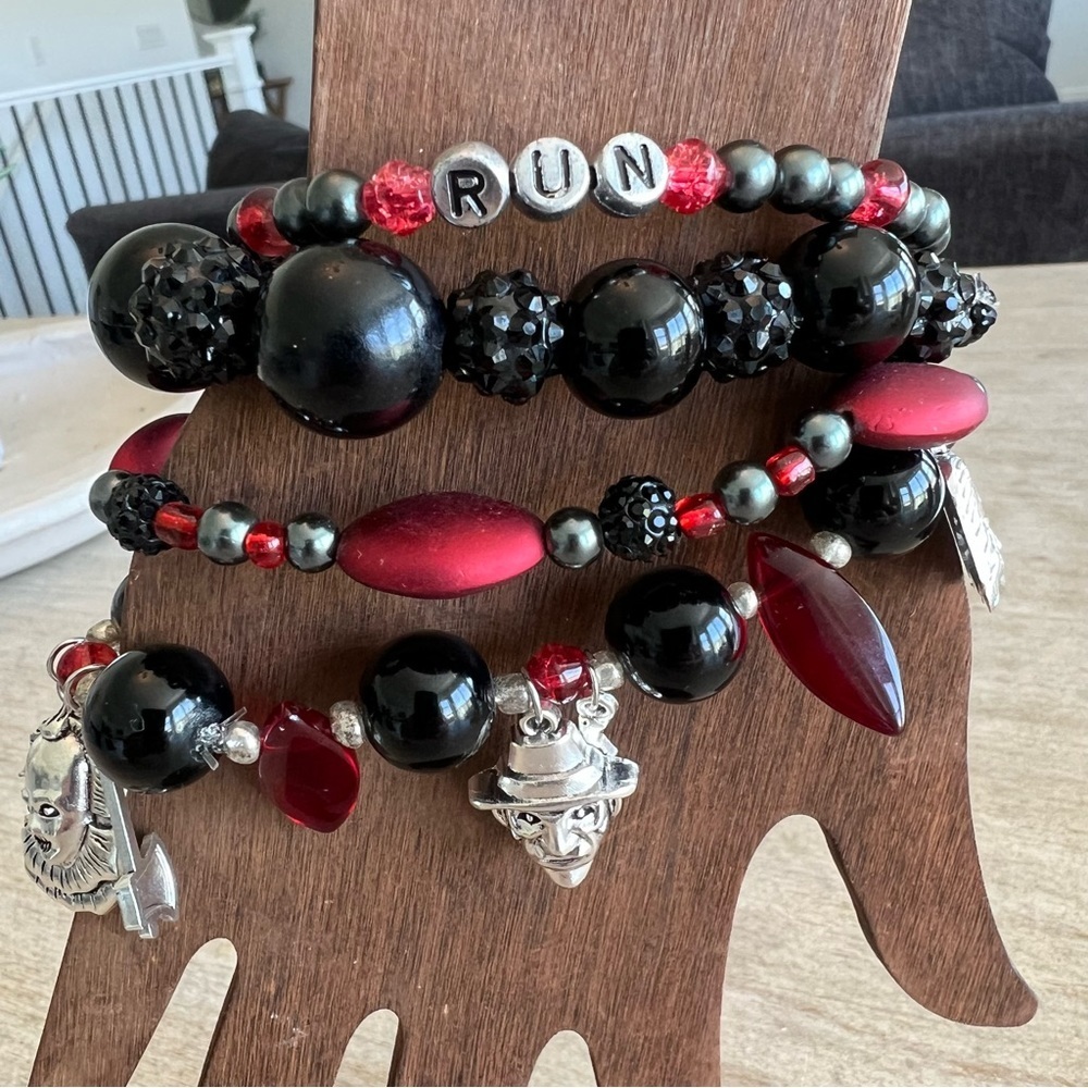 Horror Movie themed bracelet stretchy stackable charm bracelet black red - Picture 10 of 11